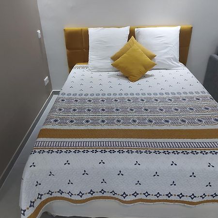 Le Marlon Apartment La Trinite Bagian luar foto