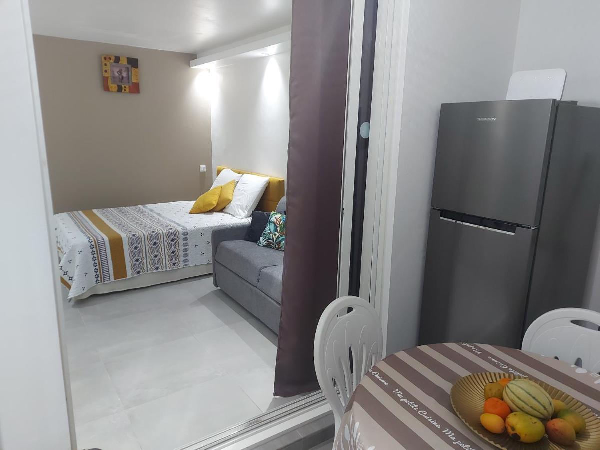 Le Marlon Apartment La Trinite Bagian luar foto